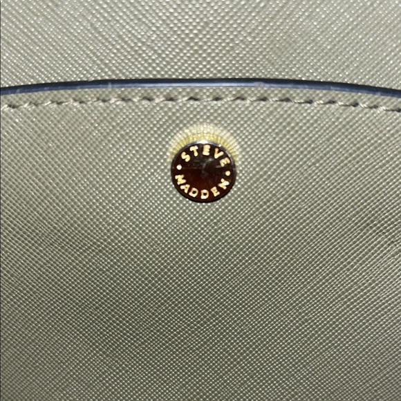 EUC STEVE MADDEN Olive Green Crossbody Bag - Picture 5 of 5